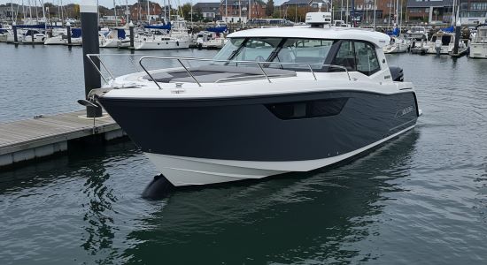 Professional bow thruster installation